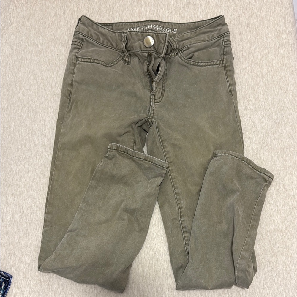 American Eagle Outfitters Women's Olive Jeans cropped